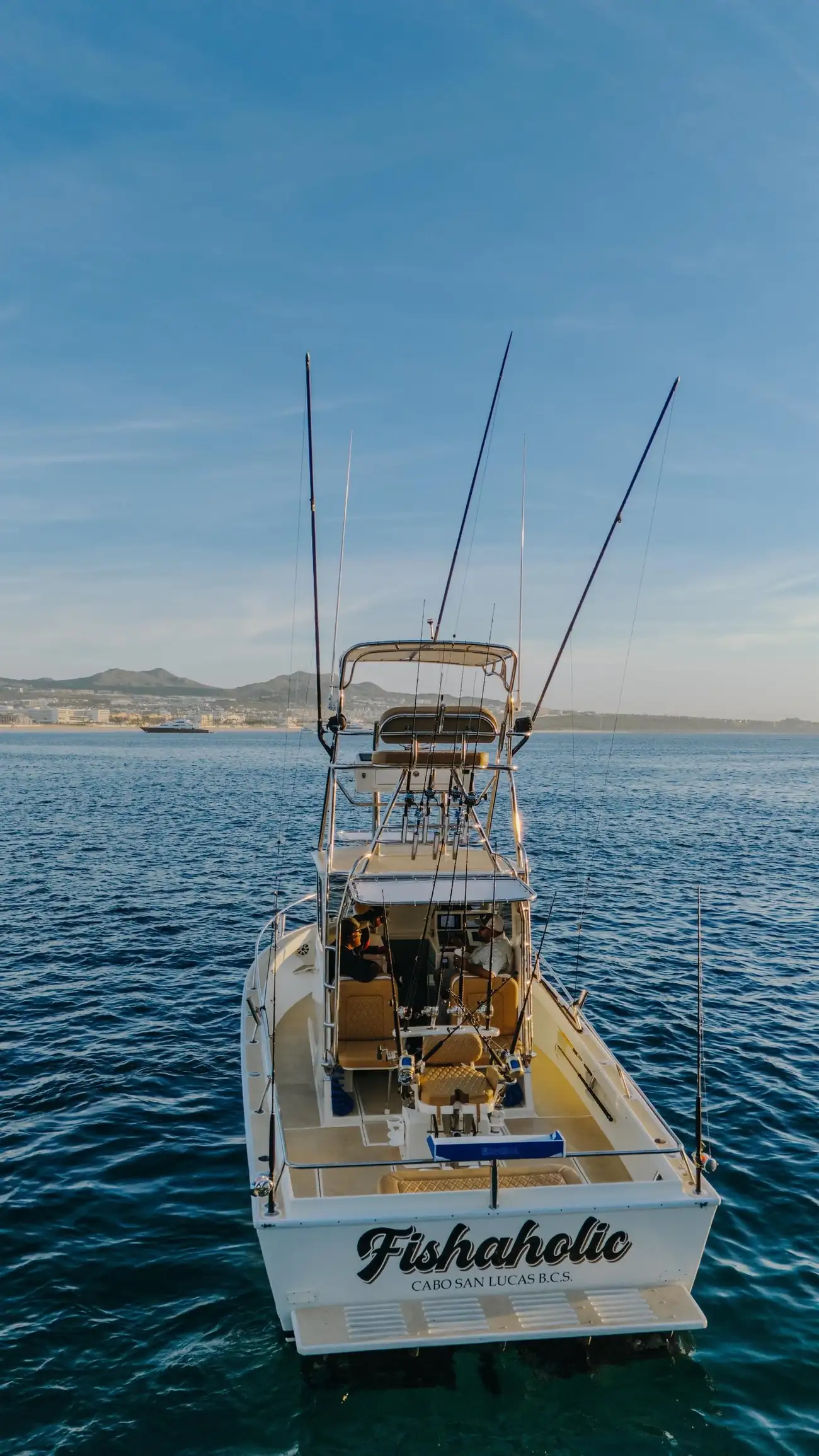Fishaholic 28 ft Bertram — Cabo San Lucas fishing charter