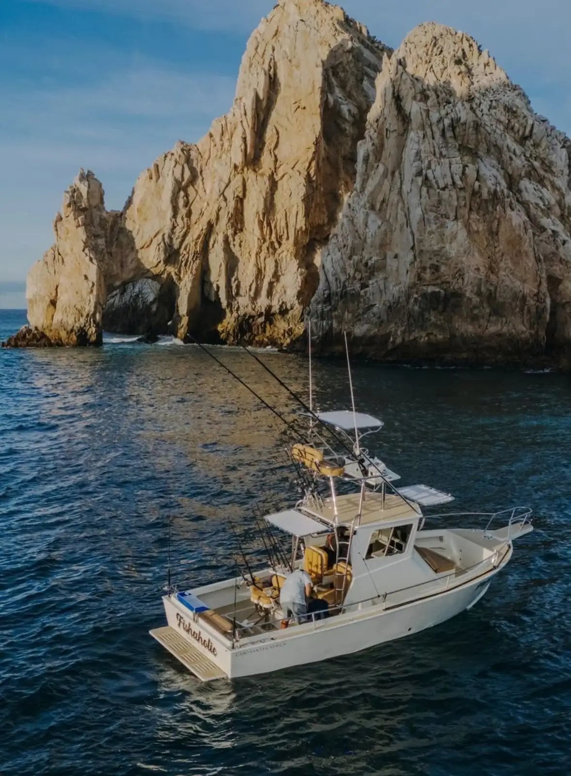 Fishaholic 28 ft Bertram — Cabo San Lucas fishing charter