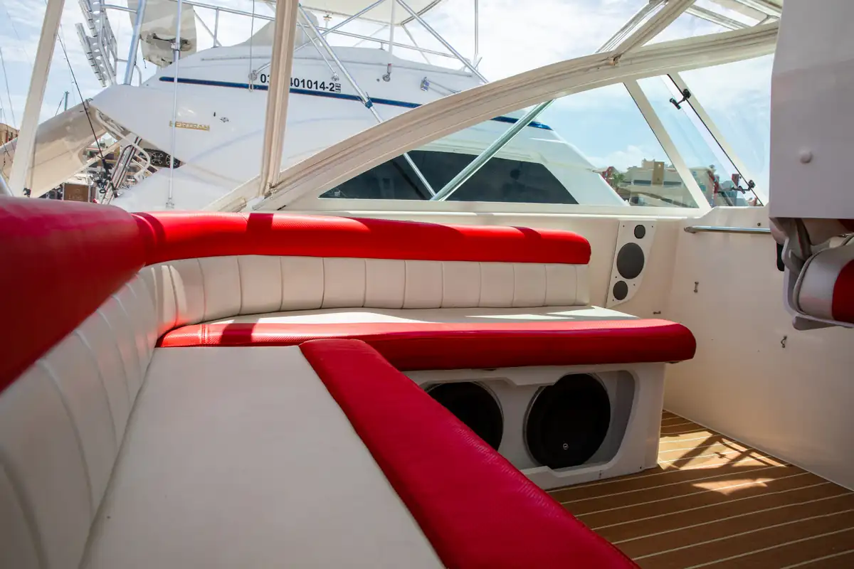 Chinito Bonito 40 ft Cabo Express — Los Cabos fishing charter