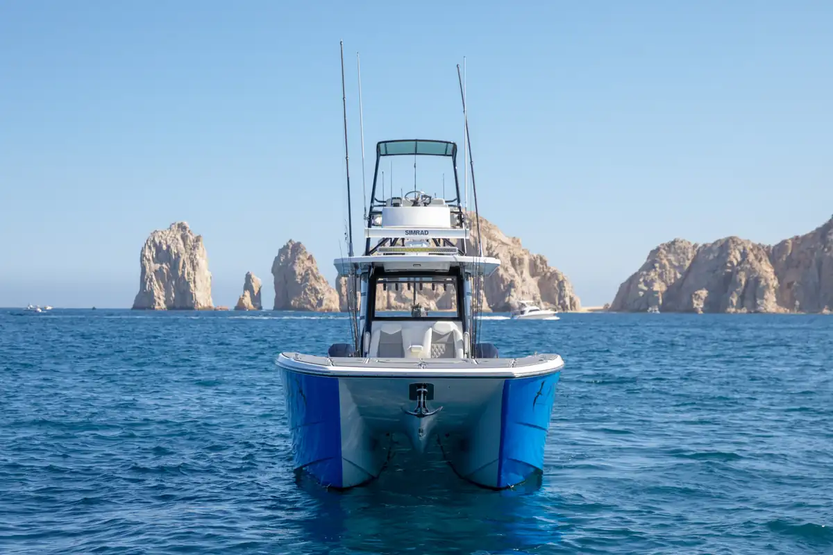 Mas Crudo 37 ft Invincible Catamaran — Los Cabos fishing charter