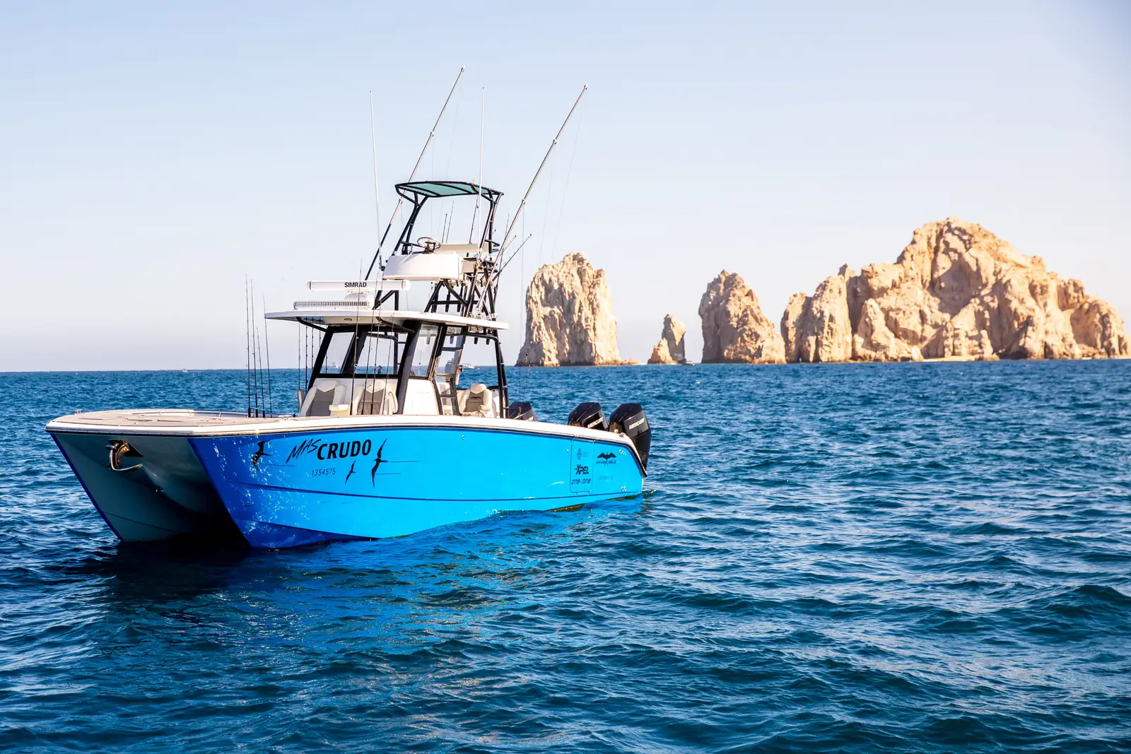 Mas Crudo 37 ft Invincible Catamaran — Los Cabos fishing charter