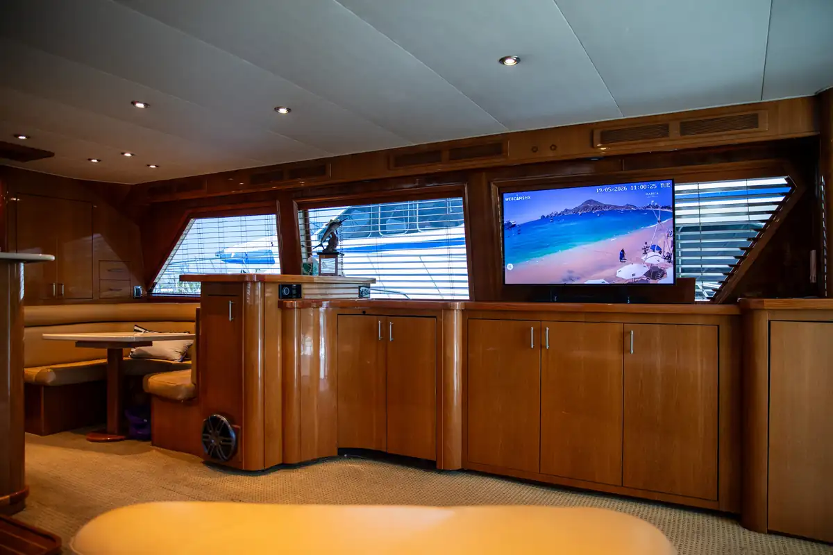 Wild in Sac 65 ft Hatteras — Los Cabos fishing charter