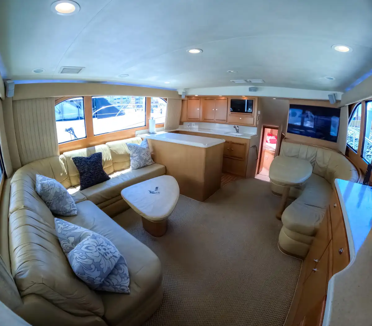 Tailchaser 48 ft Cabo Flybridge — Los Cabos fishing charter