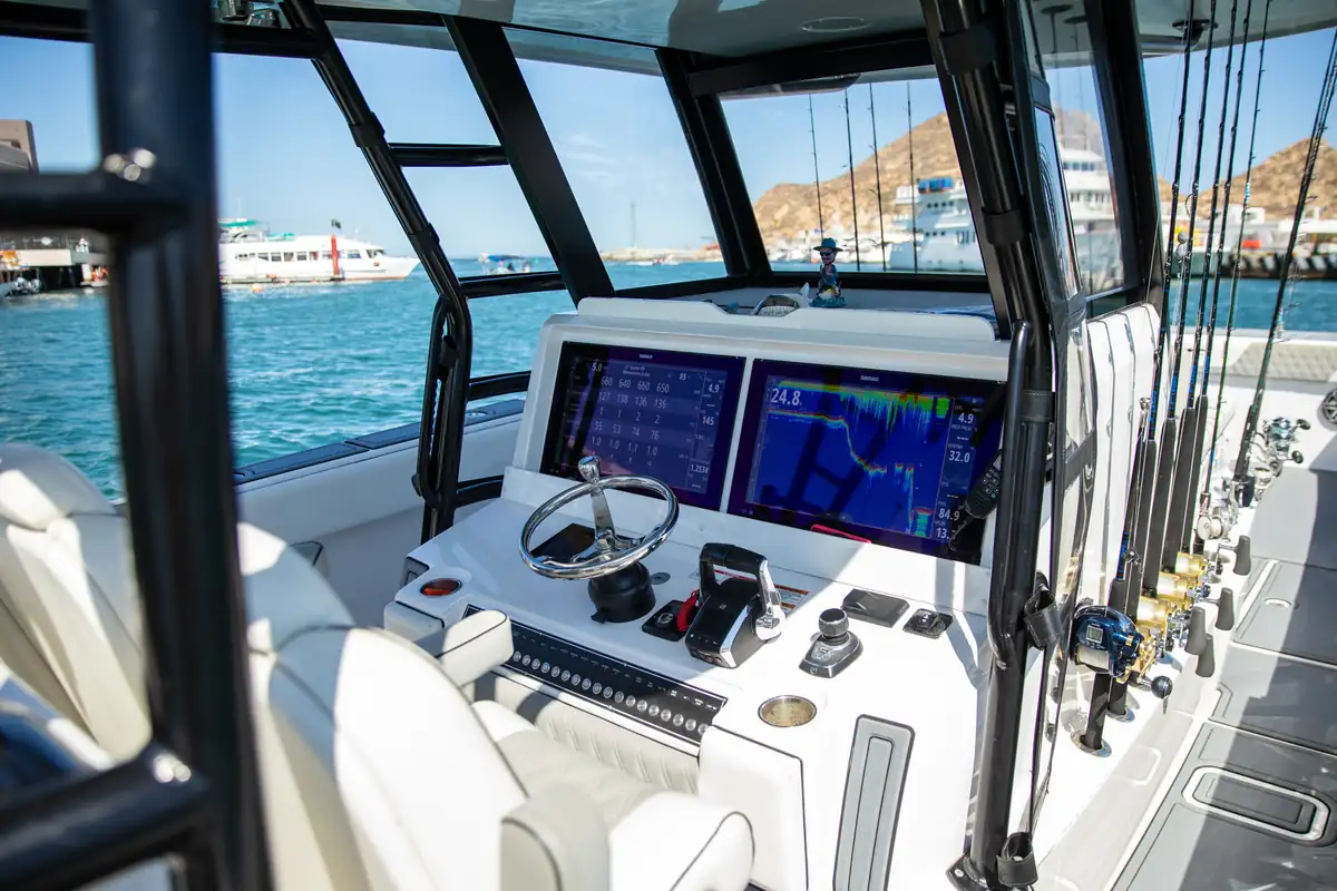 Mas Crudo 37 ft Invincible Catamaran — Los Cabos fishing charter