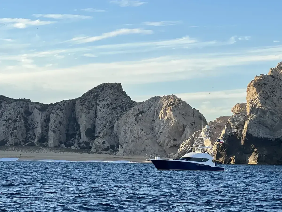 Lion Heart 60 ft Hatteras — Los Cabos fishing charter