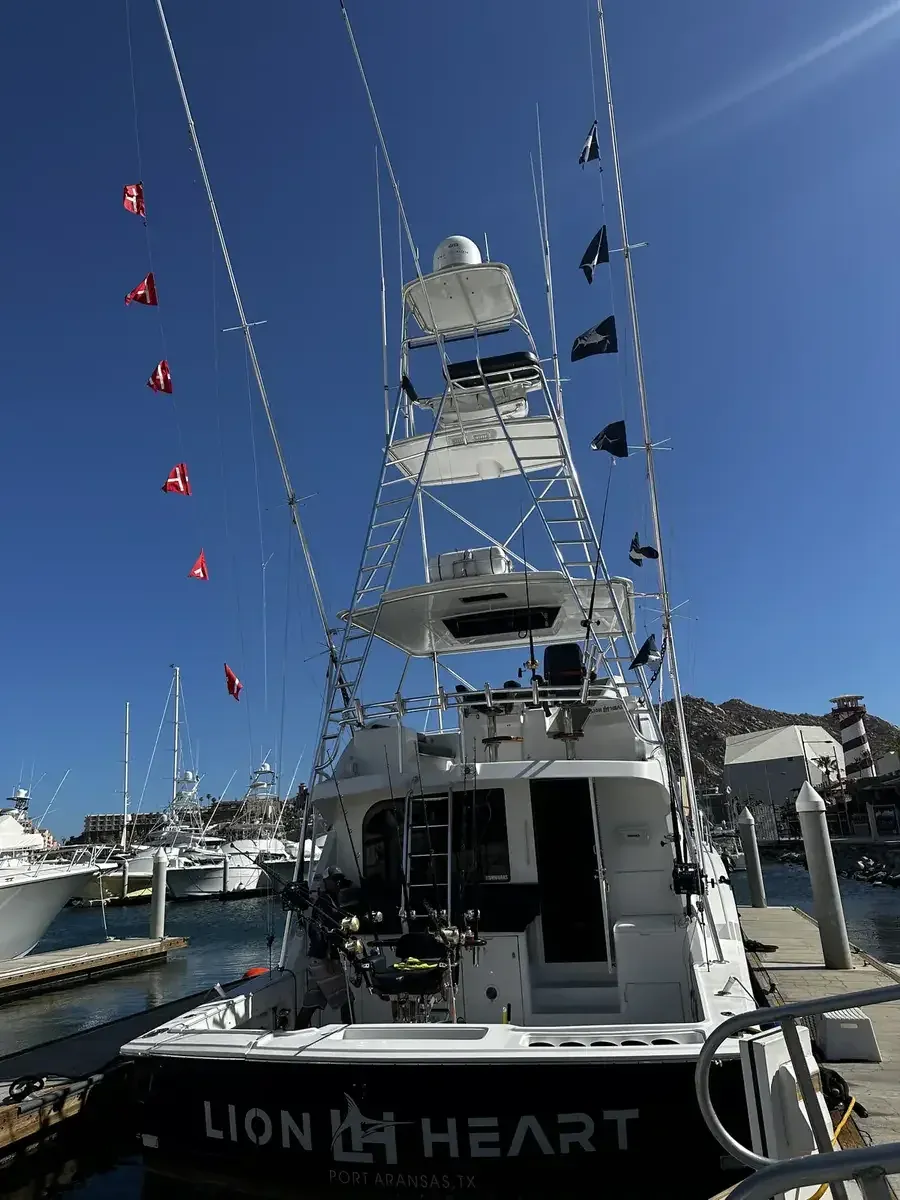 Lion Heart 60 ft Hatteras — Los Cabos fishing charter