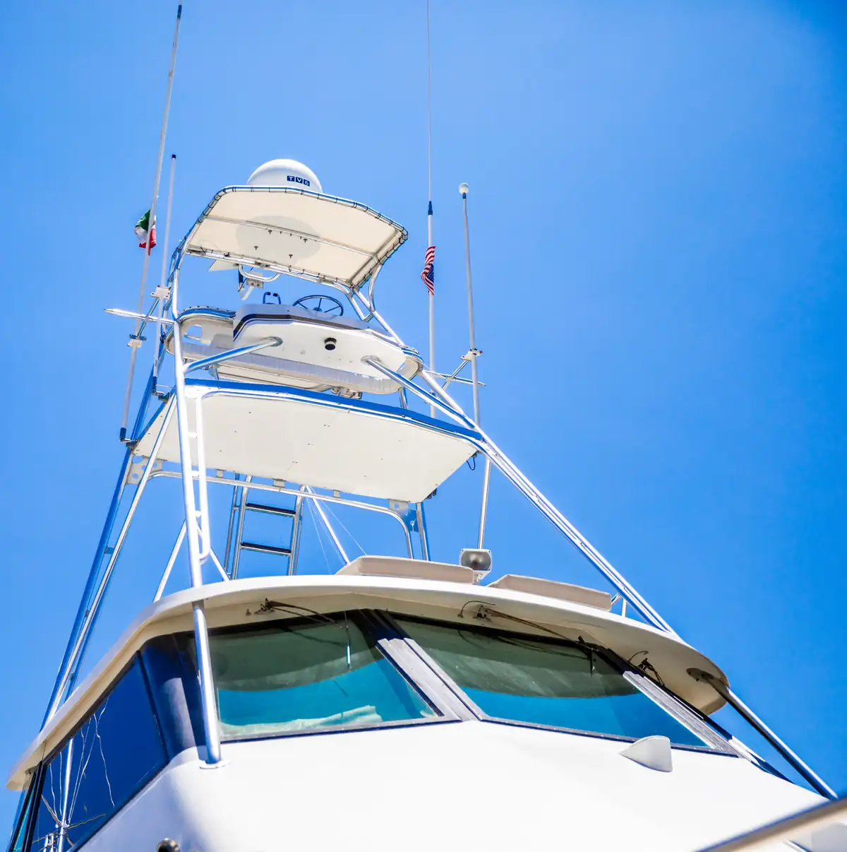 Wild in Sac 65 ft Hatteras — Los Cabos fishing charter