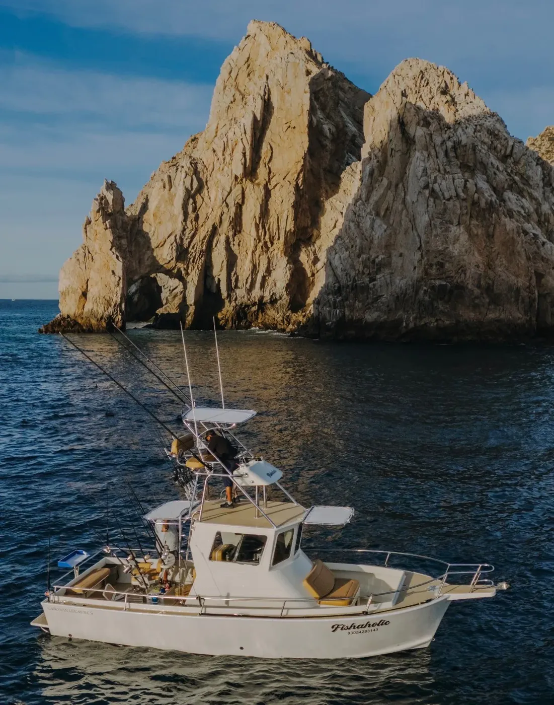 Fishaholic 28 ft Bertram — Cabo San Lucas fishing charter