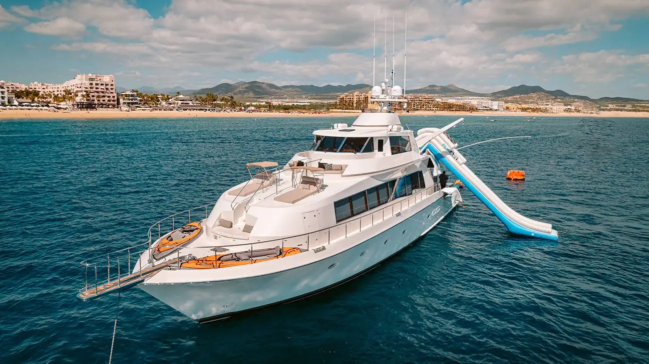 Wild in Sac 65 ft Hatteras — Los Cabos fishing charter
