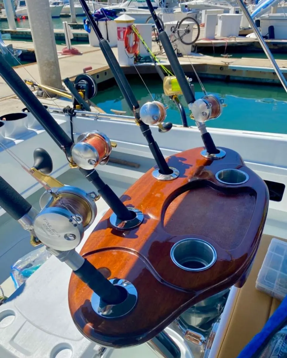 Peleador 1 28 ft Custom Cruiser — Cabo San Lucas fishing charter